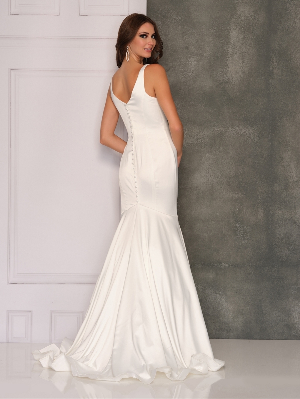 DJ Elegant White Mermaid Satin Dress NWT - Picture 2 of 2